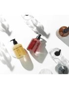 KUNDAL Objet Exfoliating & Waterfull Hand Wash exfoliační tekuté mýdlo na ruce s vůní Crushed Cherry 380 ml