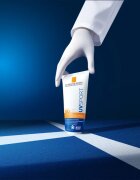 La Roche-Posay Anthelios UV Sport Sweat & Wet Pro-Resistance Lotion voděodolný ochranný krém pro sportovce SPF 50+ 200 ml