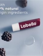 Labello Blackberry Shine hydratační balzám na rty 4.8 g