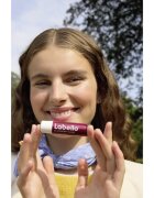 Labello Blackberry Shine hydratační balzám na rty 4.8 g