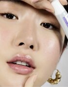 Labello Glowy Lips hydratační balzám na rty s kyselinou hyaluronovou 10 ml