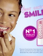 Labello Pearly Shine balzám na rty LSF 10 4.8 g