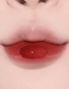 Laka Fruity Glam Tint dlouhotrvající lesk na rty s hydratačním účinkem odstín 104 Cherry 4.5 g