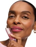 Lancôme Lip Idôle CuddleBlur™ Matte Velvet Lip Cream vyplňující balzám na rty s matným efektem odstín 23 Cozy Berry 8.5 ml