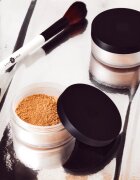 Lily Lolo Mineral Bronzer minerální bronzující pudr odstín Bondi Bronze 8 g
