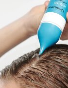 Living Proof Scalp Care Exfoliator hloubkově čisticí peeling pro mastnou pokožku hlavy proti lupům 100 ml