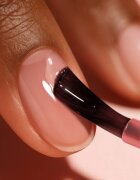 LONDONTOWN Kur Luxe Length Nail Gloss posilující lak pro slabé a poškozené nehty 12 ml