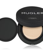 L’Oréal Paris x Mugler dlouhotrvající kompaktní make-up pro plné krytí odstín 02 Rosy Light / Illusion 2 14 g