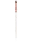 Luvia Cosmetics Elegance Pointed Crease Brush kulatý štětec na oční stíny 330 1 ks