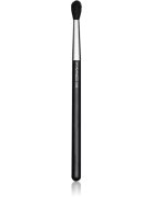 MAC Cosmetics Brush 224S Tapered Blending štětec pro aplikaci očních stínů 224S 1 ks