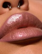 MAC Cosmetics Dazzlelips Crayon třpytivá rtěnka v tužce odstín Lightning Bug 1.5 g