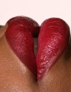 MAC Cosmetics Dazzlelips Crayon třpytivá rtěnka v tužce odstín Red Halo 1.5 g
