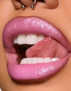 MAC Cosmetics Dazzlelips Crayon třpytivá rtěnka v tužce odstín Spaced Out 1.5 g