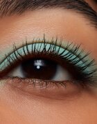 MAC Cosmetics Lash Dry Shampoo Mascara Refresher vrchní vrstva na řasenku s efektem suchého šamponu pro objem a oddělení řas 1.7 g