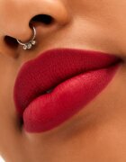MAC Cosmetics Locked Kiss 24h Lipstick dlouhotrvající rtěnka s matným efektem odstín Ruby True 18 g