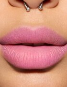 MAC Cosmetics Powder Kiss Lip + Cheek Mousse multifunkční líčidlo na rty a tváře odstín Something Borrowed 5 ml