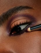 MAC Cosmetics Powder Kiss Soft Matte Eye Shadow oční stíny odstín P for Potent 1.5 g