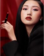 MAC Cosmetics Powder Kiss Velvet Blur Slim Stick matná hydratační rtěnka odstín Mull It Over 2 g