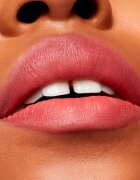MAC Cosmetics Powder Kiss Velvet Blur Slim Stick matná hydratační rtěnka odstín Sheer Outrage 2 g