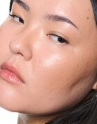 MAC Cosmetics Strobe Beam Bronzelighter tekutý bronzer s rozjasňujícím efektem odstín Sunlite 4.3 ml