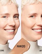 MAC Cosmetics Studio Fix Fluid SPF 15 24HR Matte Foundation + Oil Control matující make-up SPF 15 odstín NW20 30 ml