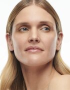 MAC Cosmetics Studio Radiance Serum-Powered Foundation hydratační make-up odstín NW22 30 ml