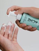Mádara MÁDARA Acne mycí gel na obličej 140 ml