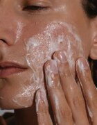 Mádara MÁDARA Acne mycí gel na obličej 140 ml