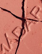 Mádara MÁDARA Magnetic Blush pudrová tvářenka odstín Fierce Flame 6 g