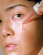 Mádara MÁDARA Peel hyaluronové sérum s peelingovým efektem 30 ml