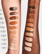 Mádara MÁDARA Skin Equal rozjasňující make-up pro přirozený vzhled SPF 20 odstín #40 Sand 30 ml