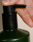 Mádara MÁDARA Wild Woods osvěžující sprchový gel na ruce a tělo 500 ml