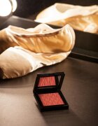 Mesauda At First Blush kompaktní tvářenka odstín Attraction 8.5 g