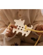 Milin Small Wooden Lacing Toy Dog aktivity hračka 10 cm x 10 cm x 07 cm 1 ks