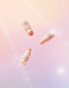 MUA Makeup Academy Beauty Balm krémový rozjasňovač v tyčince odstín Radiant Cashmere 4 g
