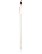 MUA Makeup Academy Brushes Angled Brow & Liner štětec na obočí a oční linky 1 ks