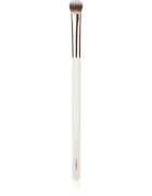 MUA Makeup Academy Brushes Flat Eye Base plochý štětec na oční stíny 1 ks