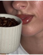 MUA Makeup Academy Hydra Juice Peptide Lip Oil olej na rty odstín Mocha Muse 7 ml
