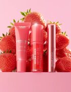 MUA Makeup Academy Hydra Juice Peptide Shimmer Lip Stylo třpytivá rtěnka s vyživujícím účinkem odstín Berry Bliss 1.5 g