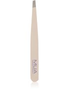 MUA Makeup Academy Precision Shaping Slanted Tweezers pinzeta šikmá 1 ks
