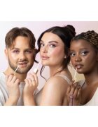 MUA Makeup Academy Virtual Glow vyživující lesk na rty pro třpytivý lesk odstín Metaversal Coral 6.5 ml