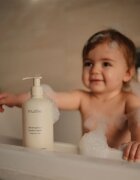 Mushie Organic Baby sprchový gel a šampon 2 v 1 pro děti 400 ml