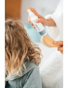 Naif Baby & Kids Hair Lotion bezoplachový vyživujíci kondicionér pro snadné rozčesání vlasů 150 ml