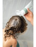 Naif Baby & Kids Shampoo jemný čisticí šampon pro děti 200 ml