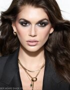 NARS Mini Notorious Mascara řasenka pro prodloužení natočení a objem odstín BLACK 4 g