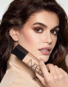 NARS Natural Matte Longwear Foundation dlouhotrvající make-up s matným efektem odstín NAMIBIA 30 ml