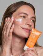 NIP+FAB Vitamin C Fix Glow Moisturiser rozjasňující pleťový krém SPF 50 50 ml