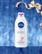 Nivea Rose Touch dárková sada pro výživu a hydrataci