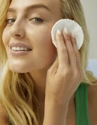 Nivea Rose Touch dvoufázový odličovač na oči 100 ml