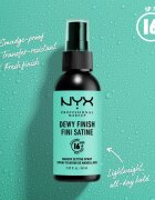 NYX Professional Makeup Makeup Setting Spray Dewy fixační sprej 180 ml
